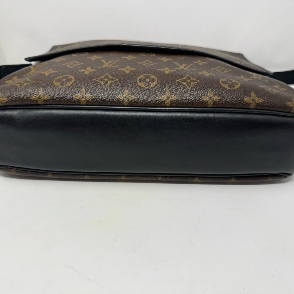 💯Authentic LOUIS VUITTON Monogram Macassar Bass GM Messenger Bag